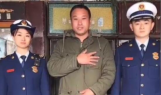 张同学换插座了